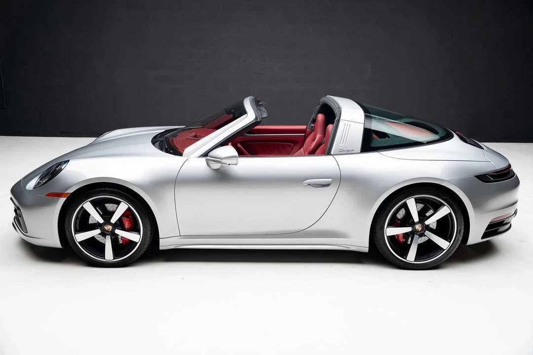 2023 Porsche 992 Targa 4 & 4S - Image 18 of 21