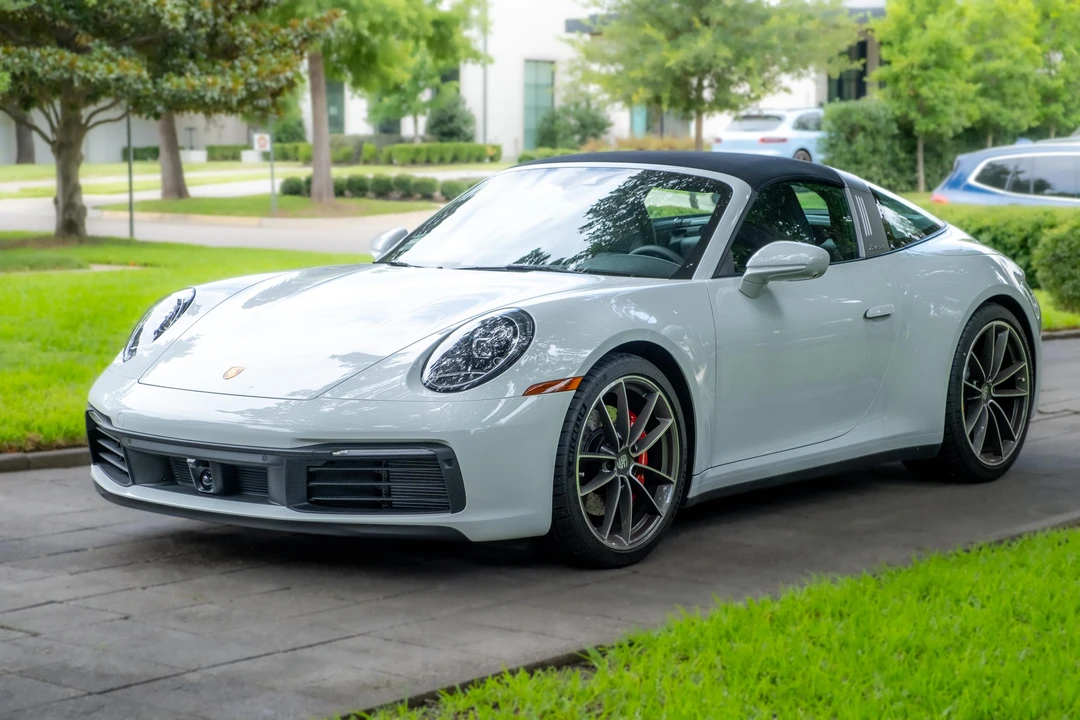 2023 Porsche 992 Targa 4 & 4S - Image 15 of 31