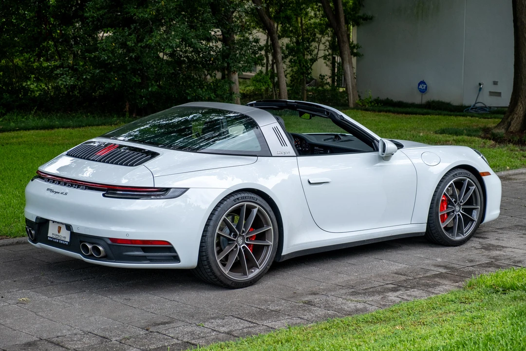 2023 Porsche 992 Targa 4 & 4S - Image 12 of 31