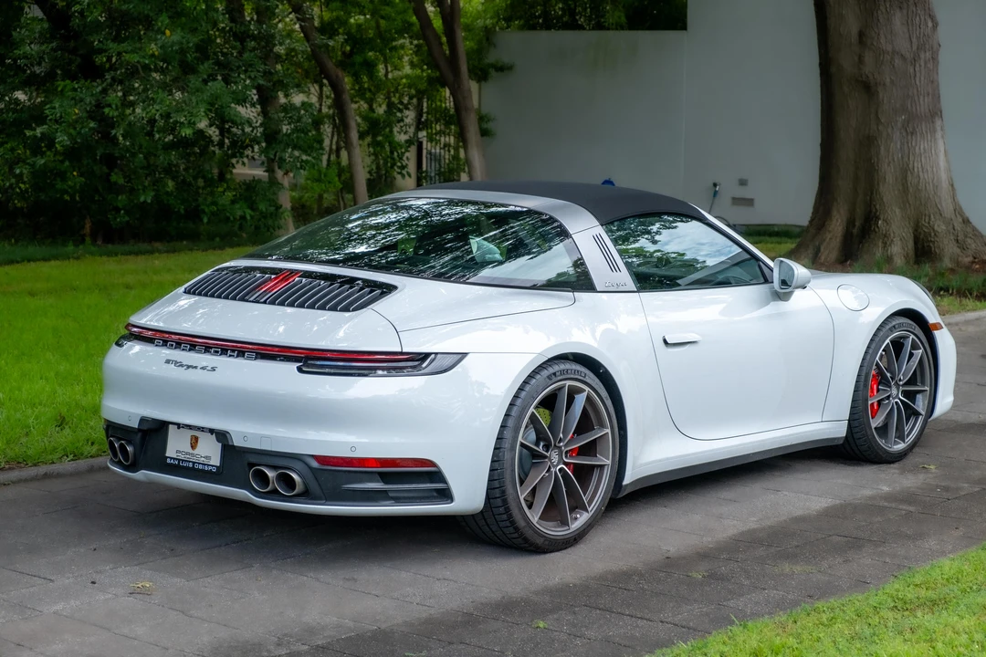 2023 Porsche 992 Targa 4 & 4S - Image 19 of 31