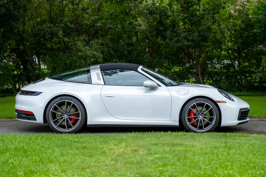 2023 Porsche 992 Targa 4 & 4S - Image 20 of 31