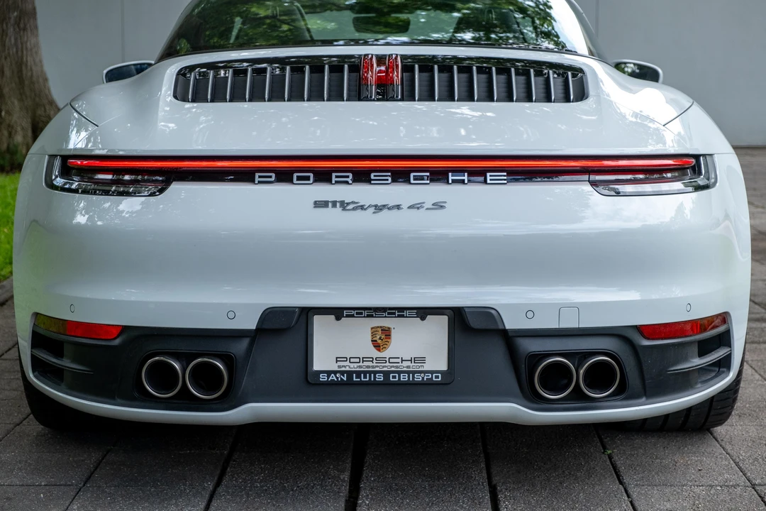 2023 Porsche 992 Targa 4 & 4S - Image 11 of 31