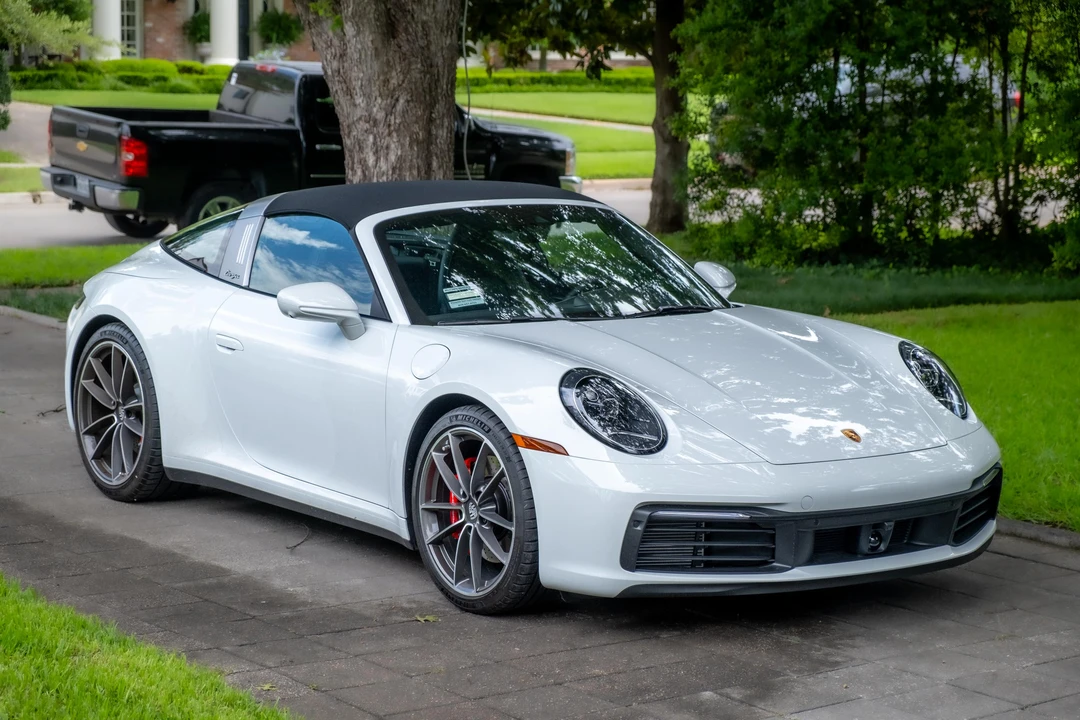 2023 Porsche 992 Targa 4 & 4S - Image 21 of 31