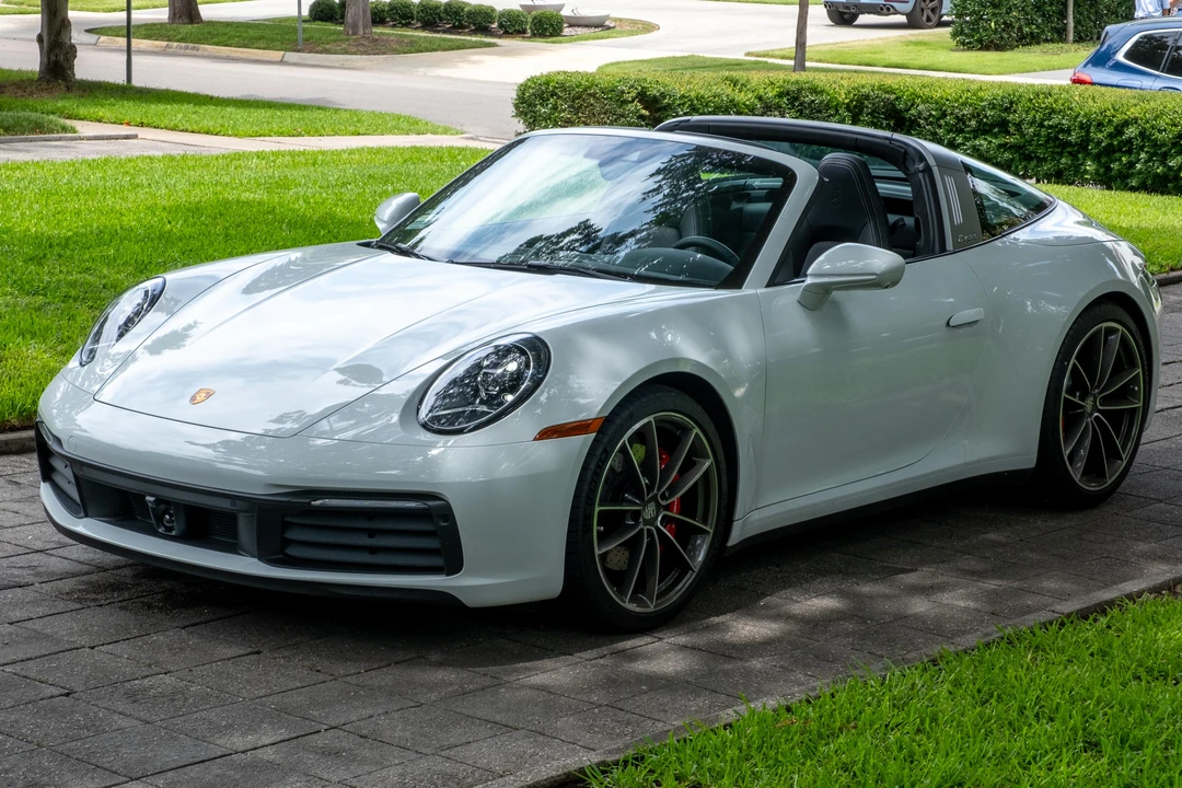 2023 Porsche 992 Targa 4 & 4S - Image 7 of 31