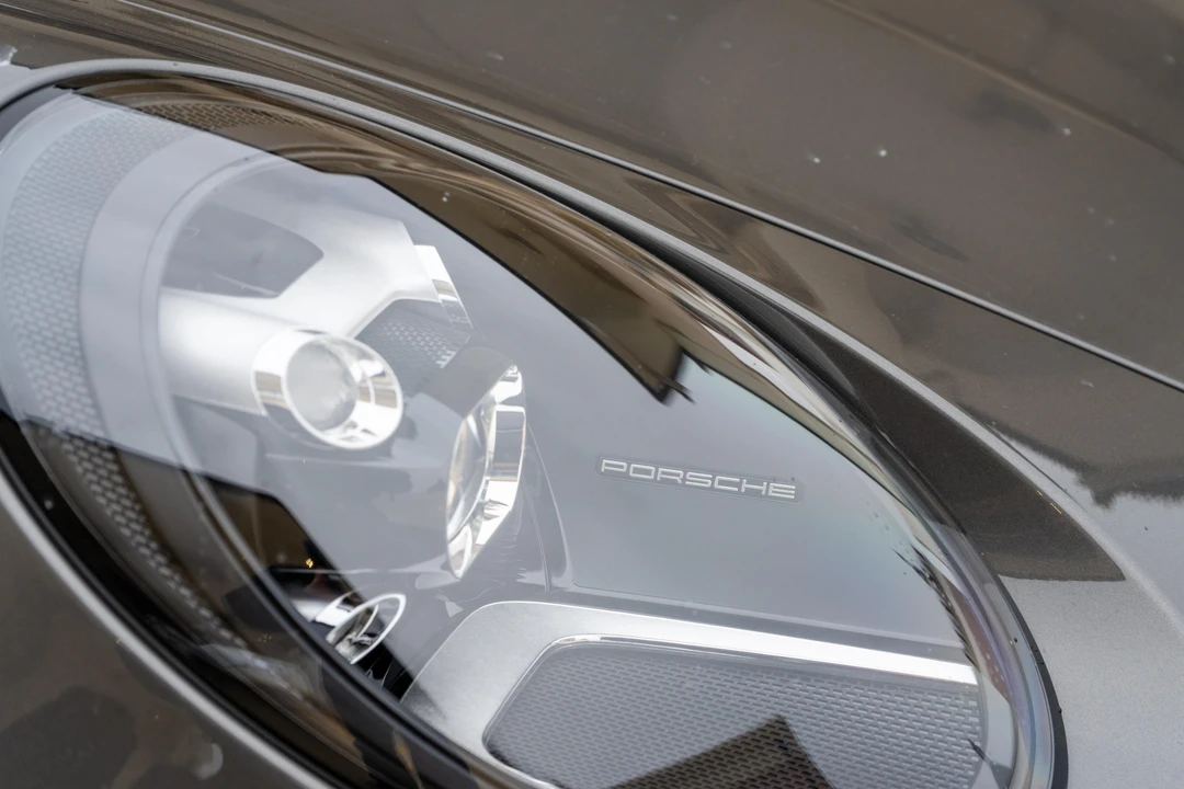 2023 Porsche 992 Targa 4 & 4S - Image 29 of 31
