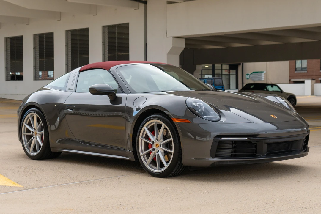2023 Porsche 992 Targa 4 & 4S - Image 25 of 31