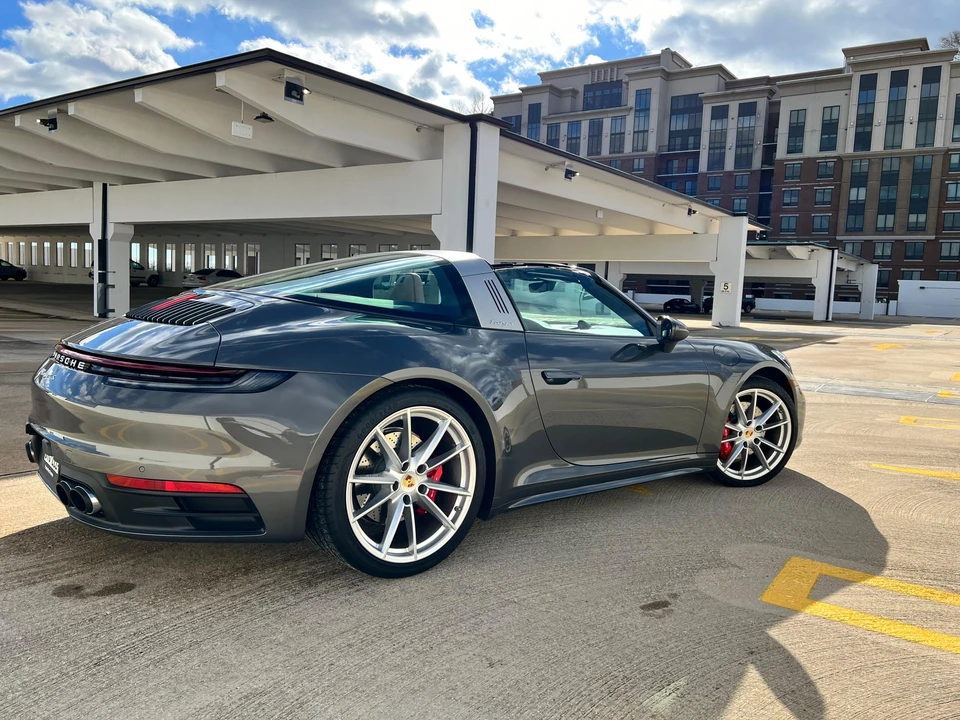 2023 Porsche 992 Targa 4 & 4S - Image 9 of 31
