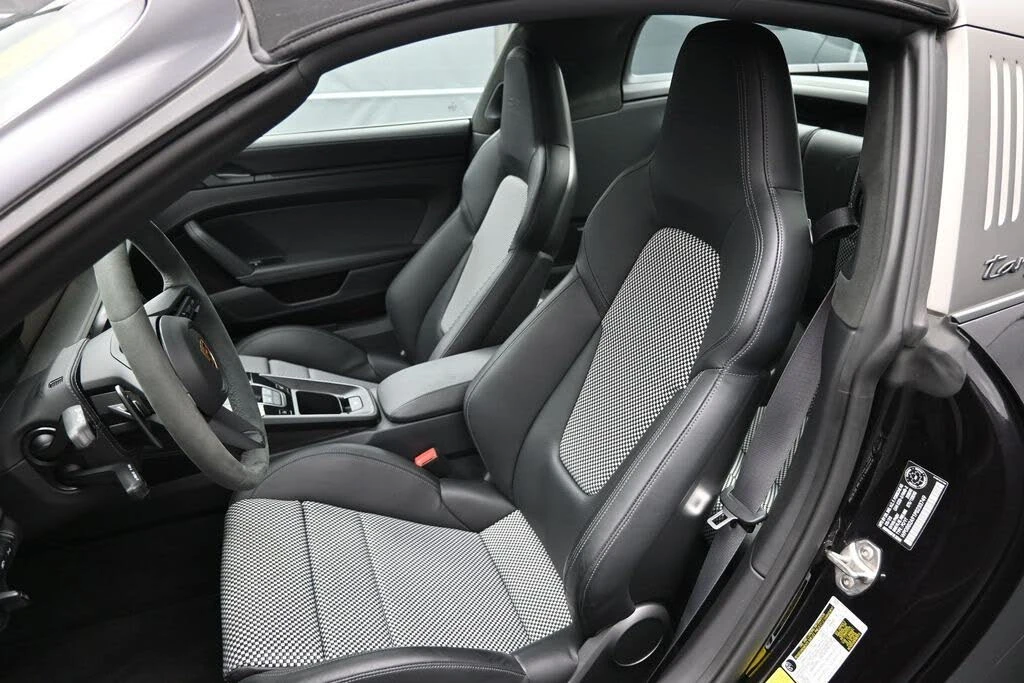 2023 Porsche 992 Targa 4 & 4S - Image 6 of 31