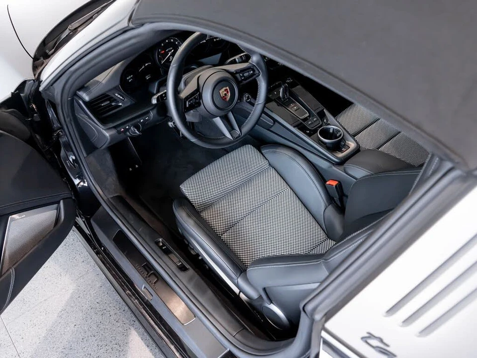 2023 Porsche 992 Targa 4 & 4S - Image 4 of 31