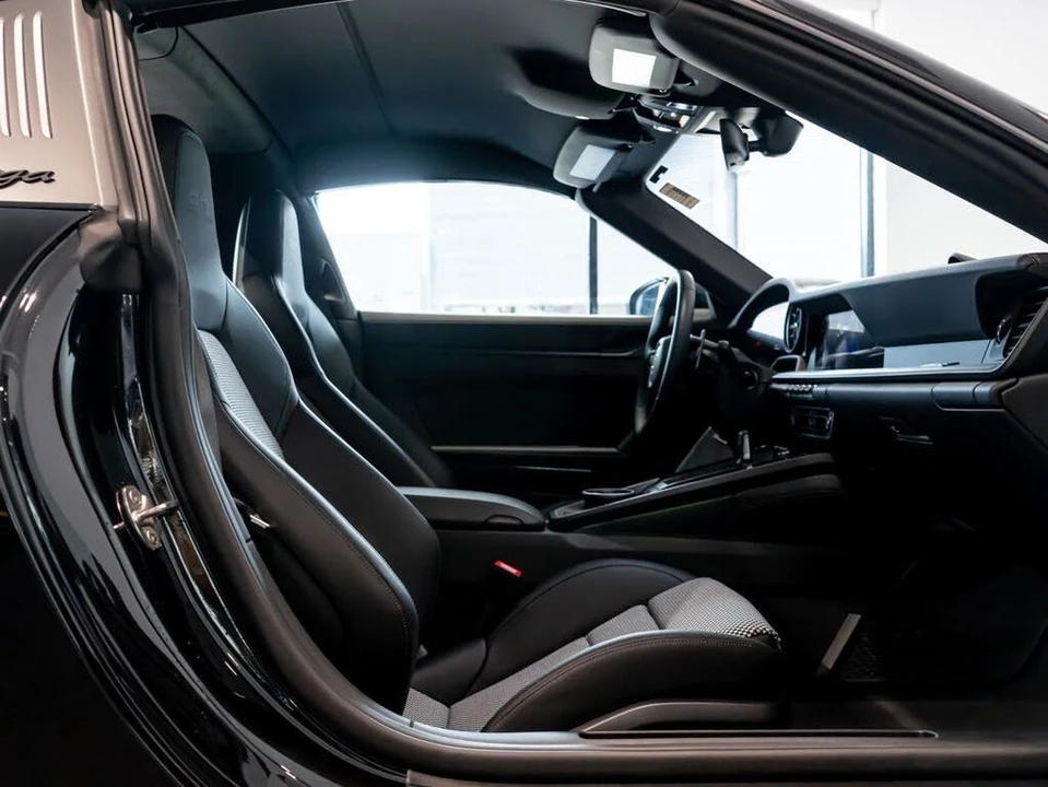 2023 Porsche 992 Targa 4 & 4S - Image 26 of 31