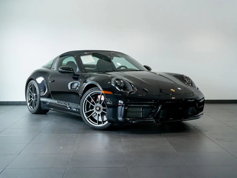 2023 Porsche 992 Targa 4 & 4S - Image 9 of 31
