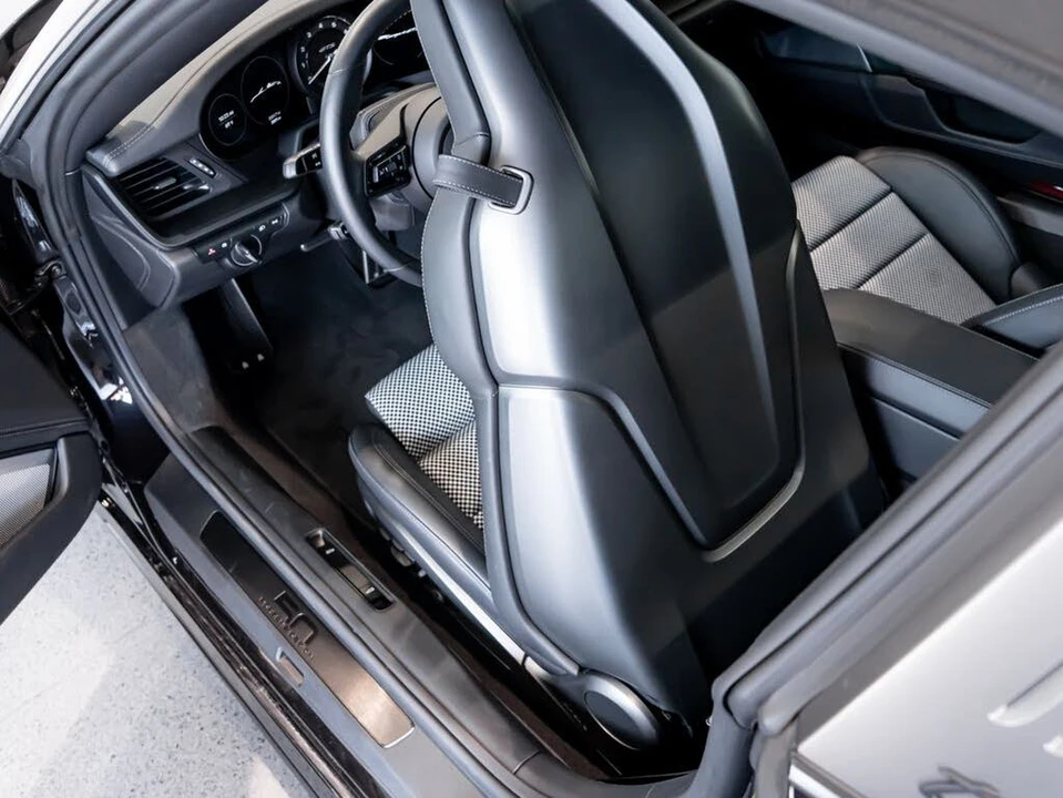 2023 Porsche 992 Targa 4 & 4S - Image 14 of 31