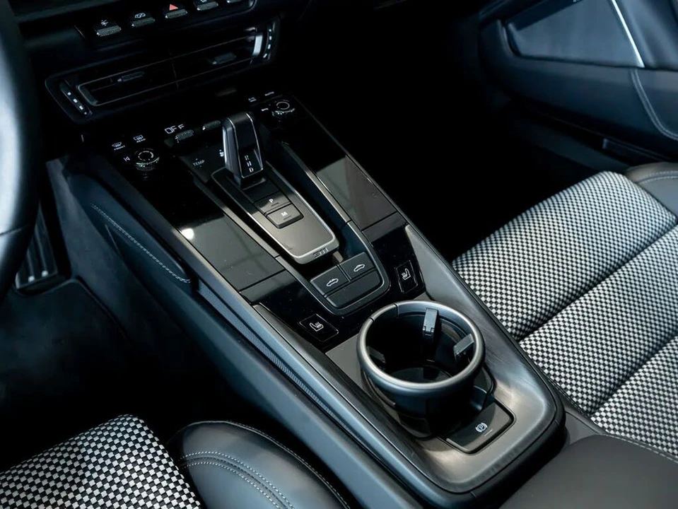 2023 Porsche 992 Targa 4 & 4S - Image 21 of 31