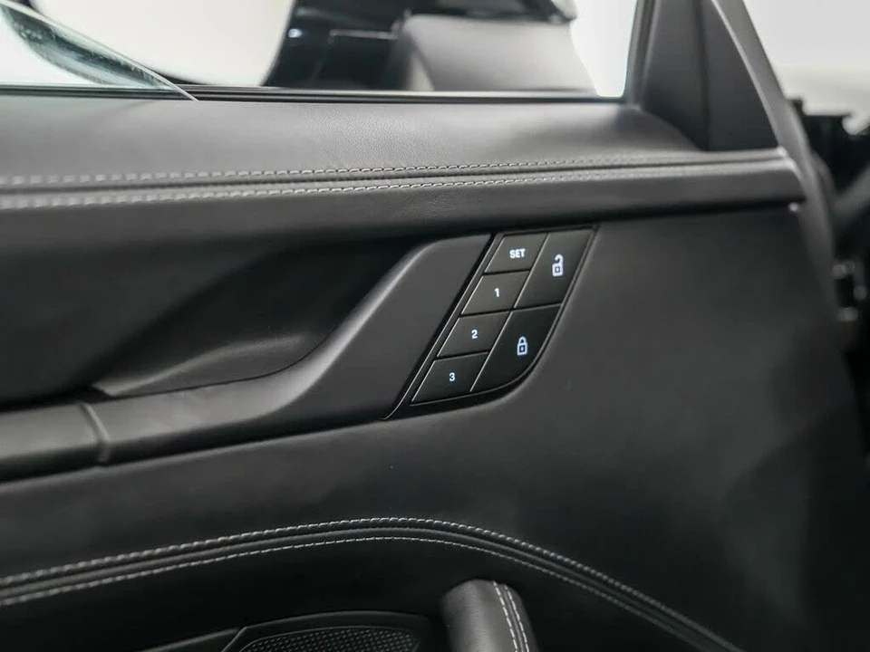 2023 Porsche 992 Targa 4 & 4S - Image 18 of 31