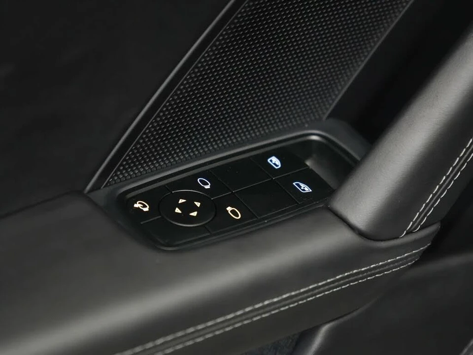 2023 Porsche 992 Targa 4 & 4S - Image 19 of 31