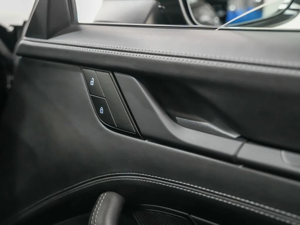 2023 Porsche 992 Targa 4 & 4S - Image 15 of 31