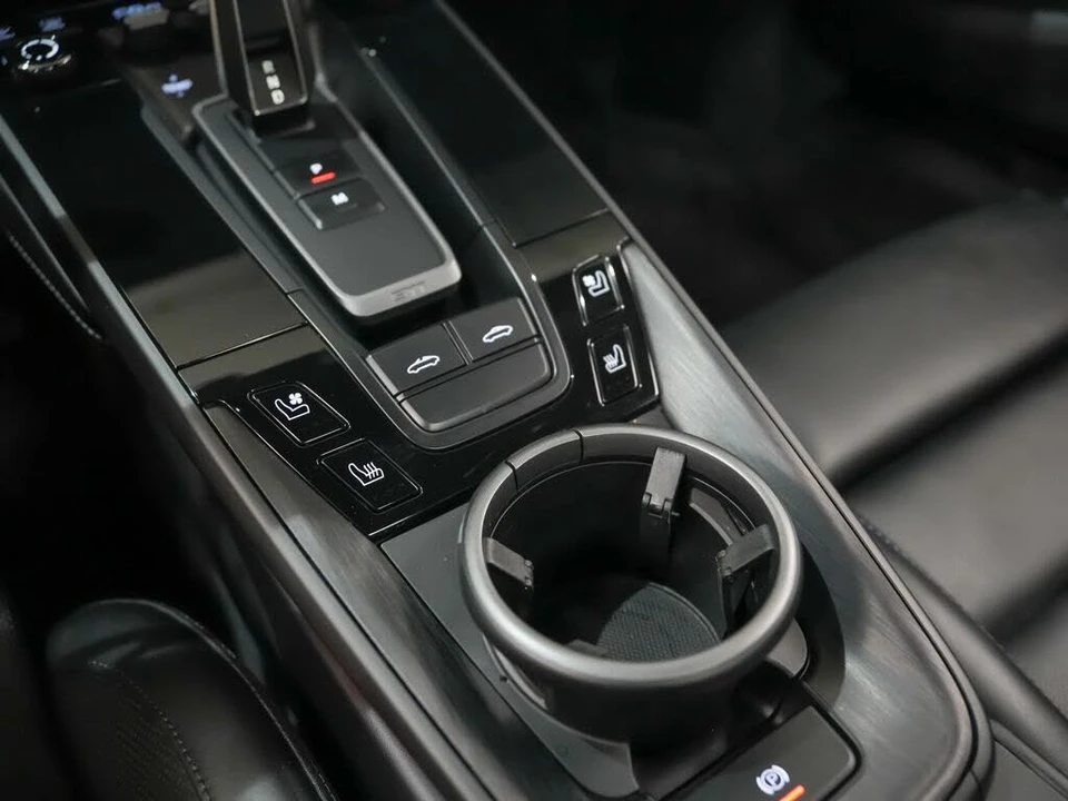 2023 Porsche 992 Targa 4 & 4S - Image 30 of 31