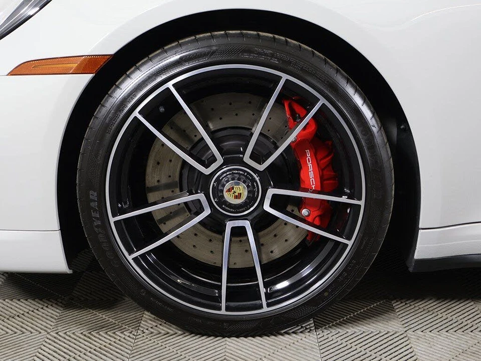 2023 Porsche 992 Turbo - Image 25 of 31