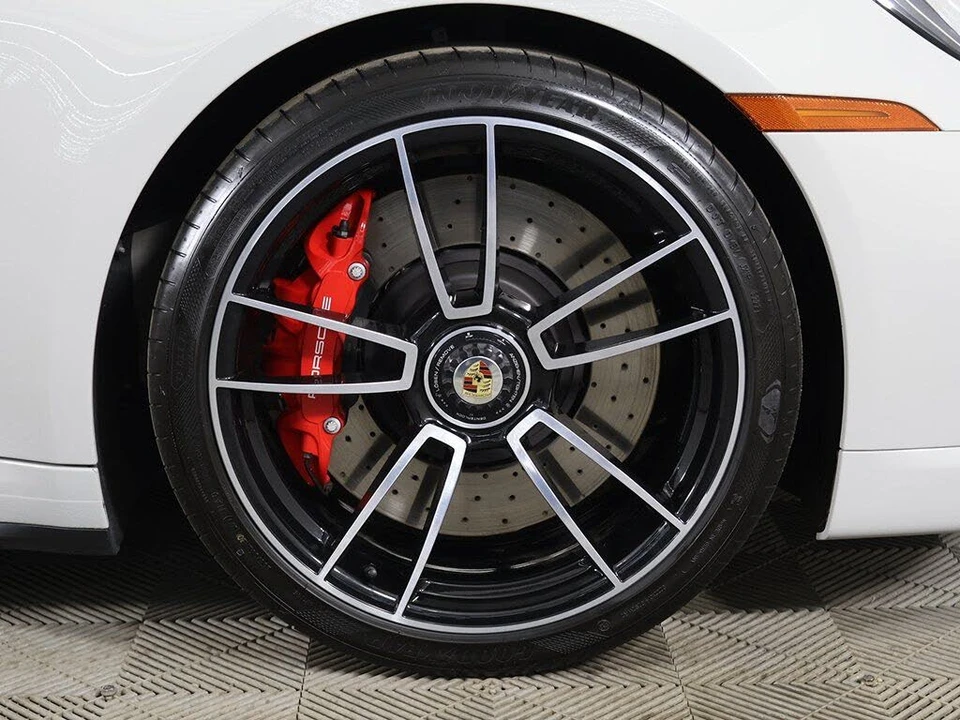 2023 Porsche 992 Turbo - Image 26 of 31