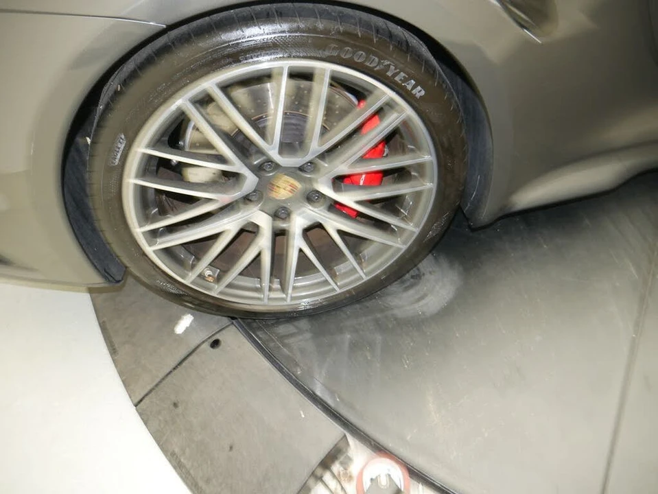 2023 Porsche 992 Turbo - Image 18 of 31