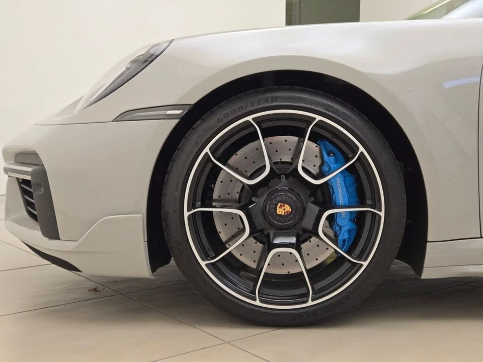 2023 Porsche 992 Turbo - Image 12 of 31