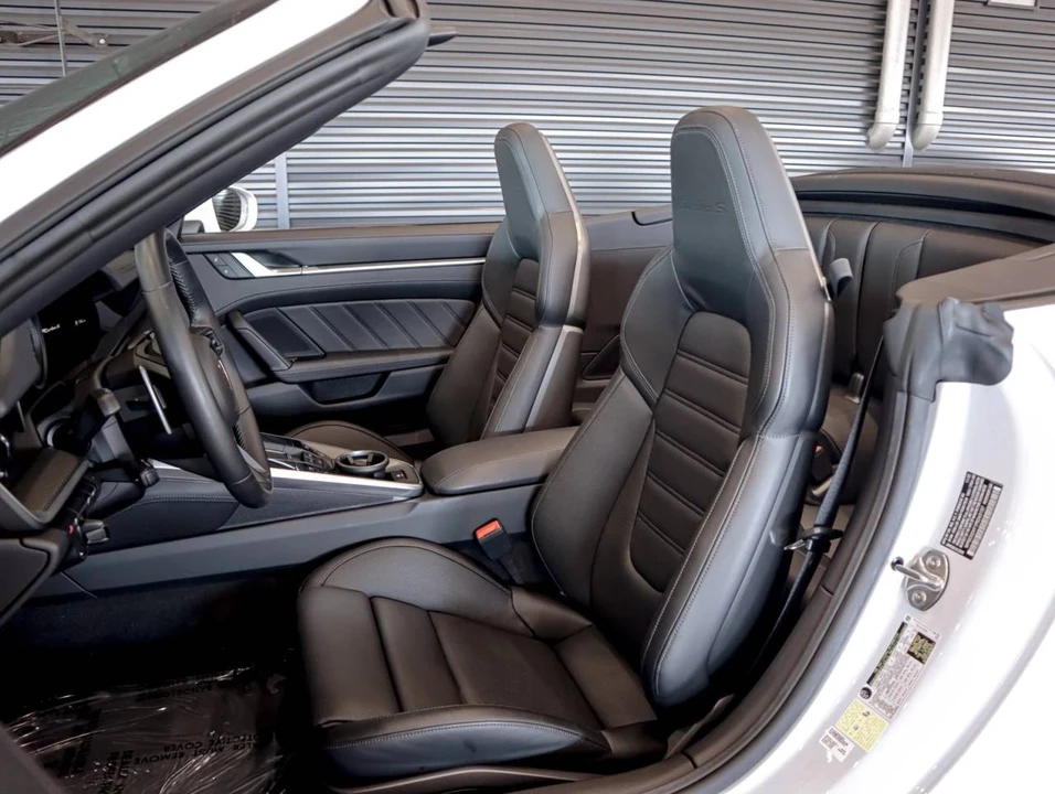 2023 Porsche 992 Turbo S - Image 5 of 5
