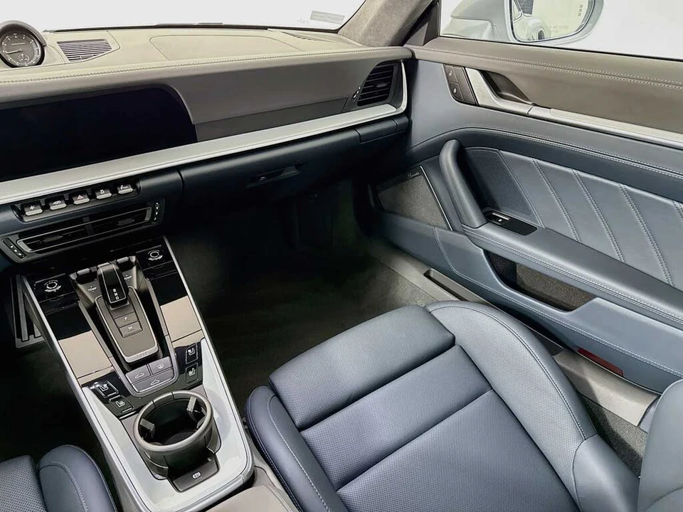2023 Porsche 992 Turbo S - Image 25 of 31