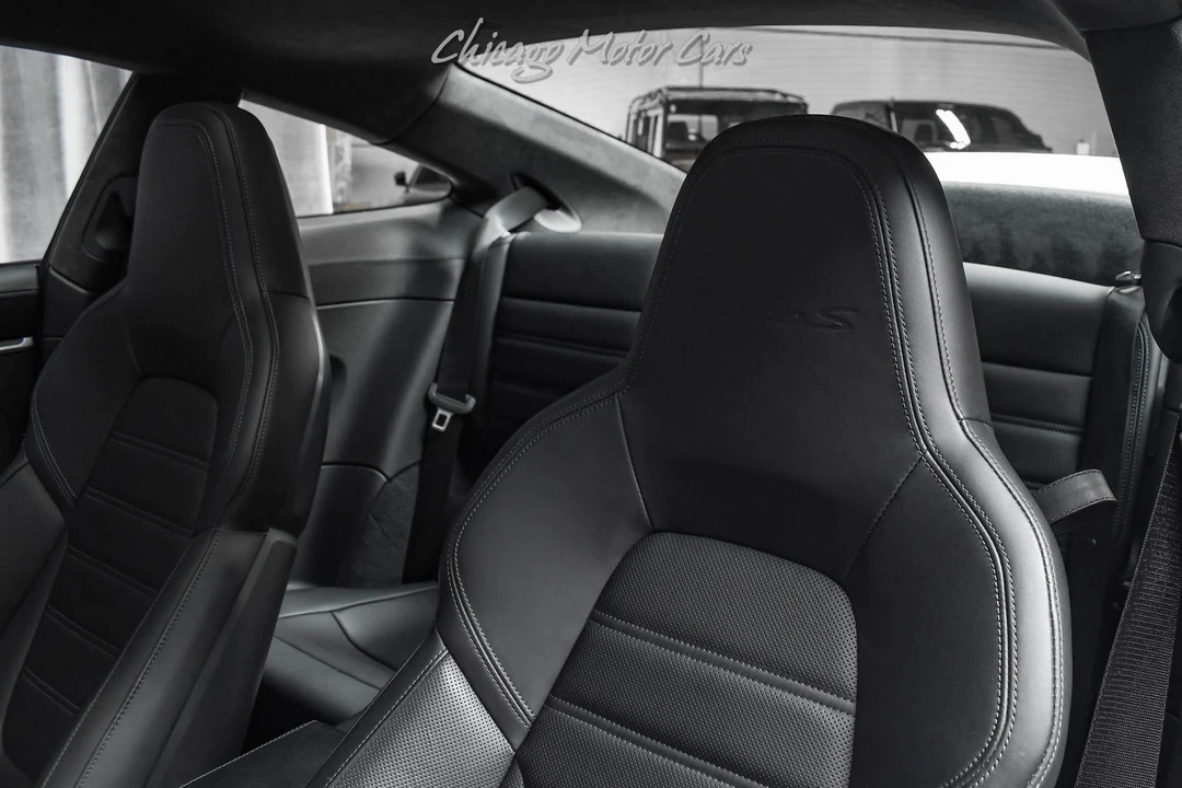 2023 Porsche - Image 24 of 31