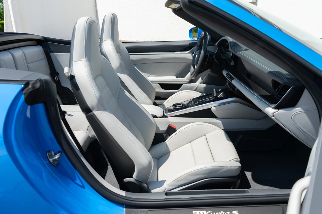 2023 Porsche 911 - Image 18 of 31