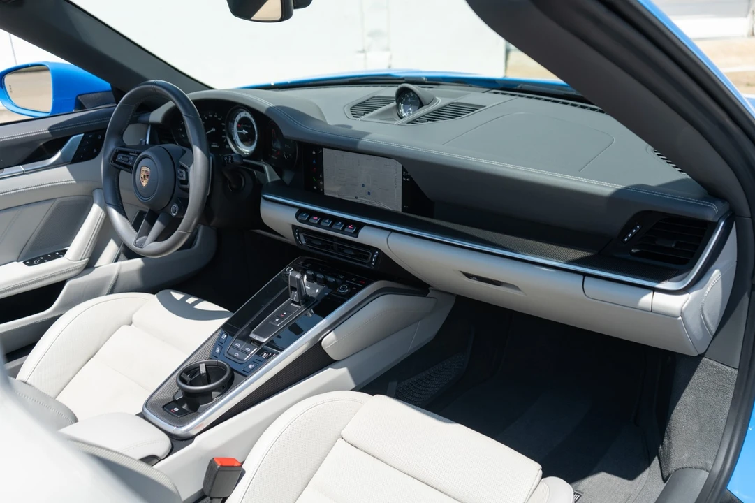 2023 Porsche 911 - Image 17 of 31