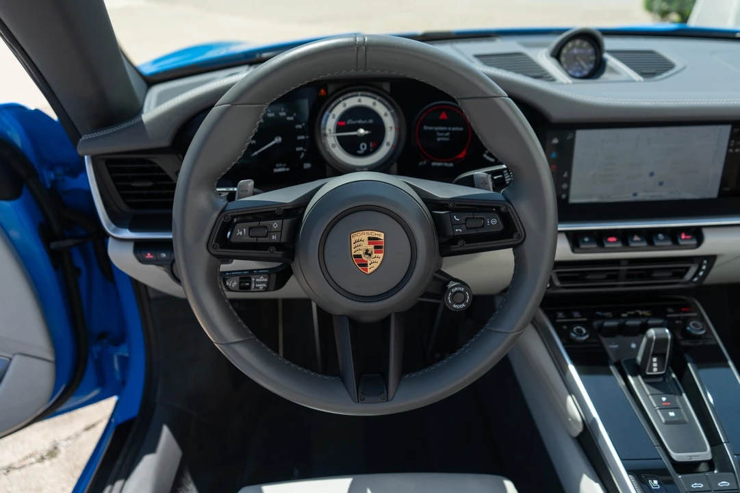 2023 Porsche 911 - Image 10 of 31