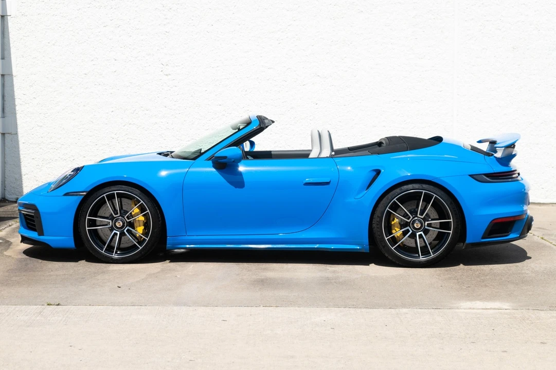 2023 Porsche 911 - Image 13 of 31