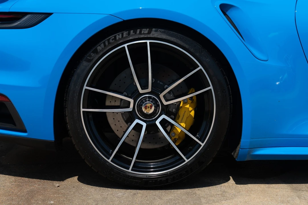2023 Porsche 911 - Image 28 of 31