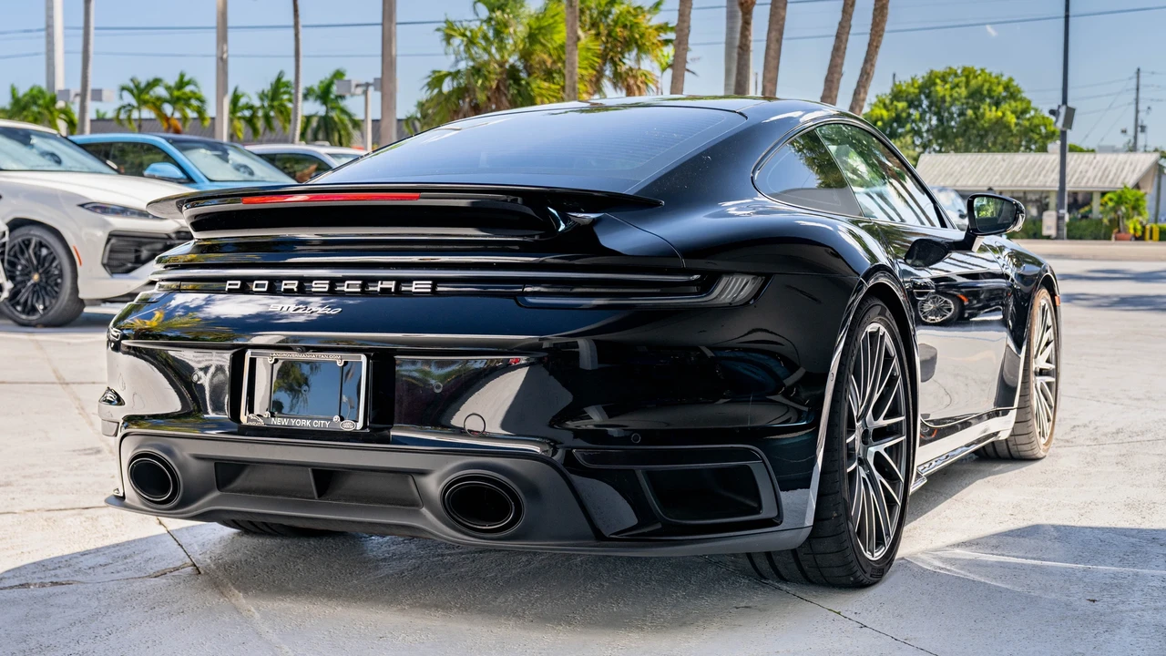 2023 Porsche 992 Turbo - Image 6 of 7