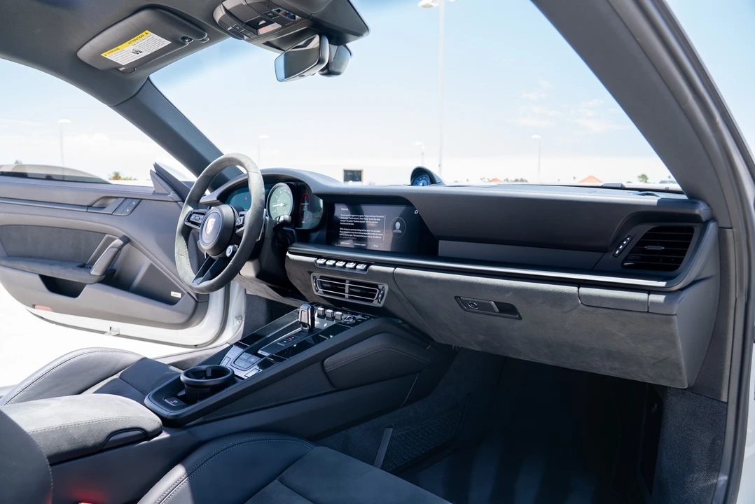 2023 Porsche 992 Carrera - Image 30 of 31