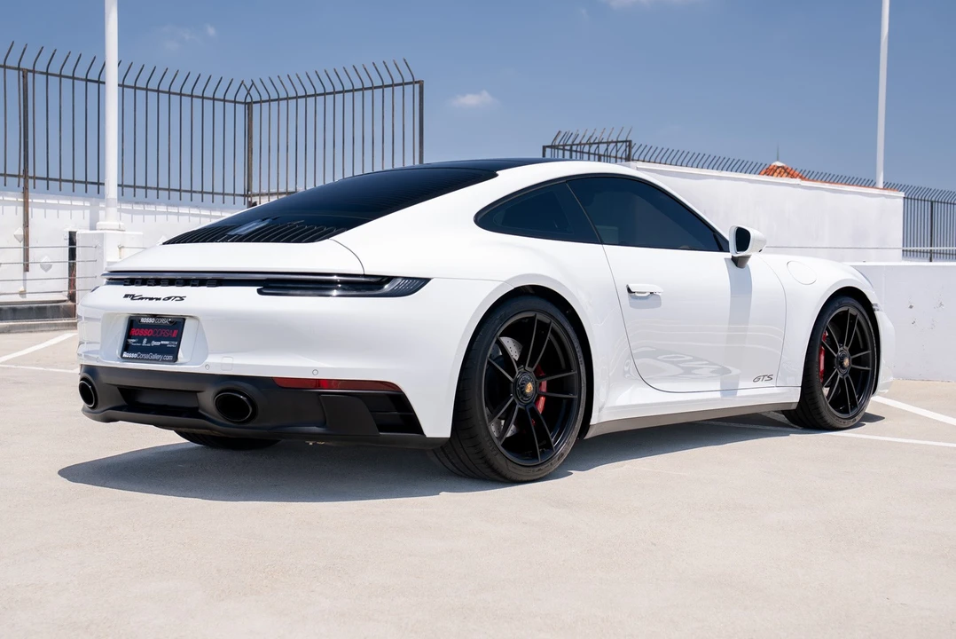 2023 Porsche 992 Carrera - Image 16 of 31