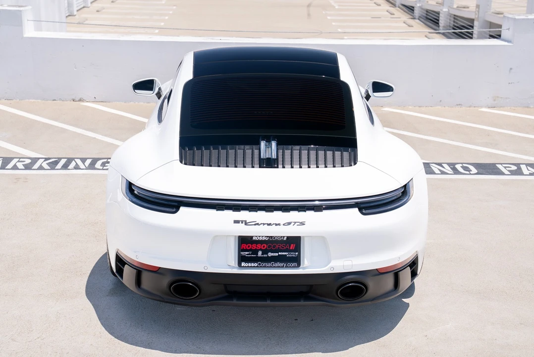 2023 Porsche 992 Carrera - Image 13 of 31