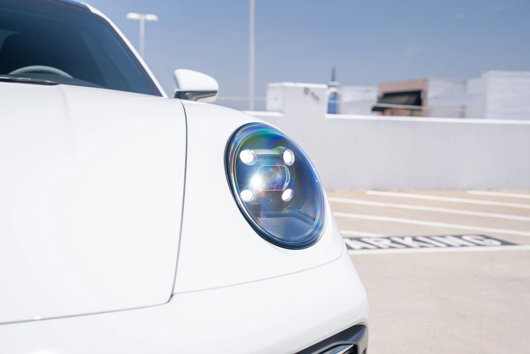 2023 Porsche 992 Carrera - Image 27 of 31