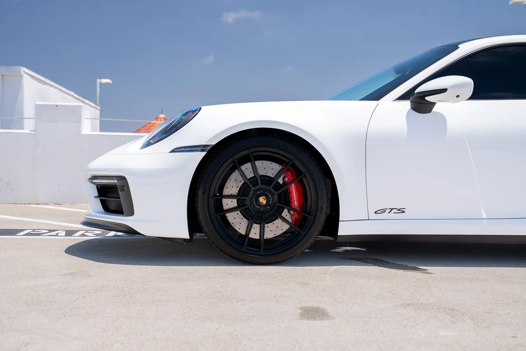 2023 Porsche 992 Carrera - Image 8 of 31