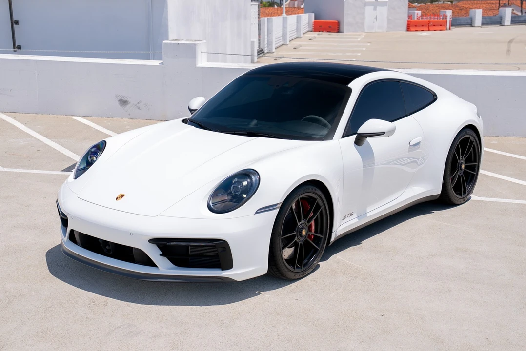 2023 Porsche 992 Carrera - Image 4 of 31