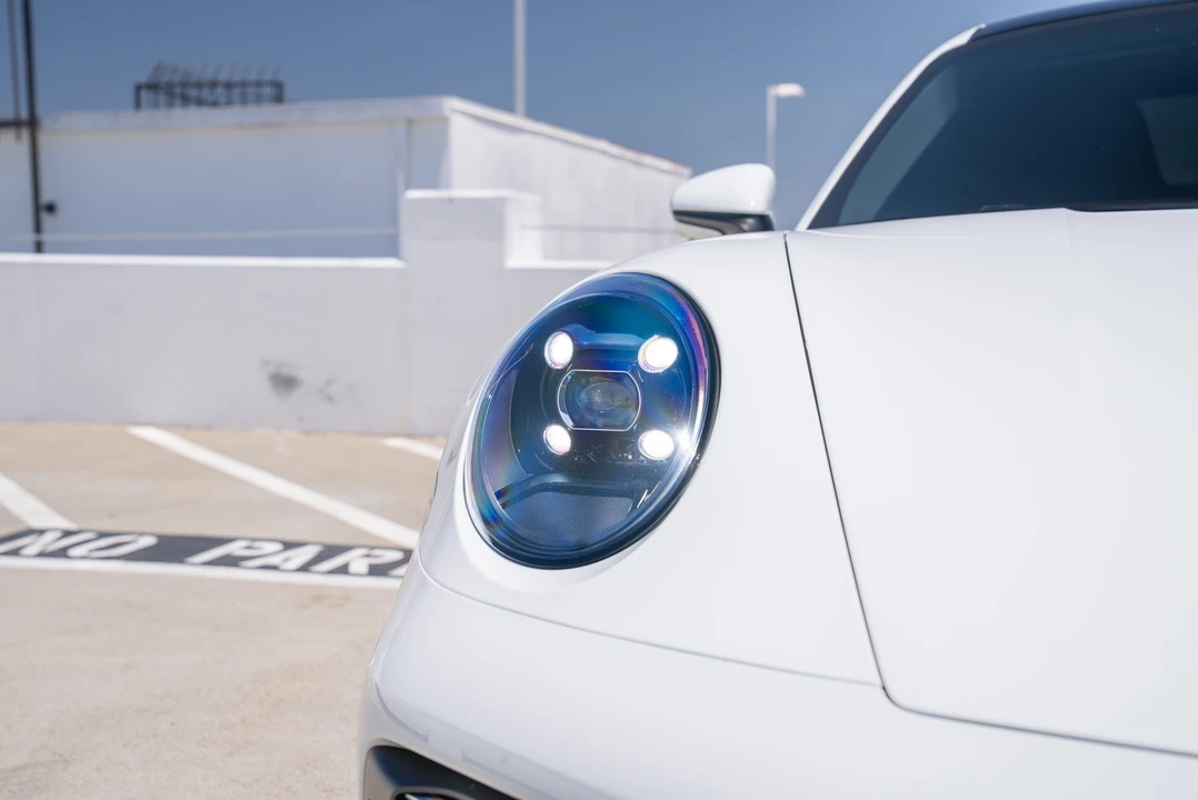2023 Porsche 992 Carrera - Image 26 of 31
