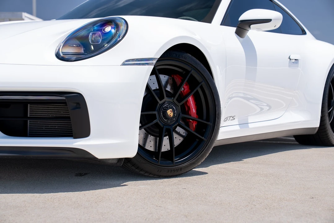 2023 Porsche 992 Carrera - Image 2 of 31
