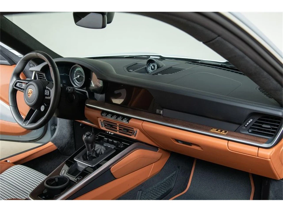 2023 Porsche 992 Carrera - Image 26 of 31