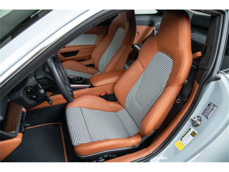 2023 Porsche 992 Carrera - Image 16 of 31