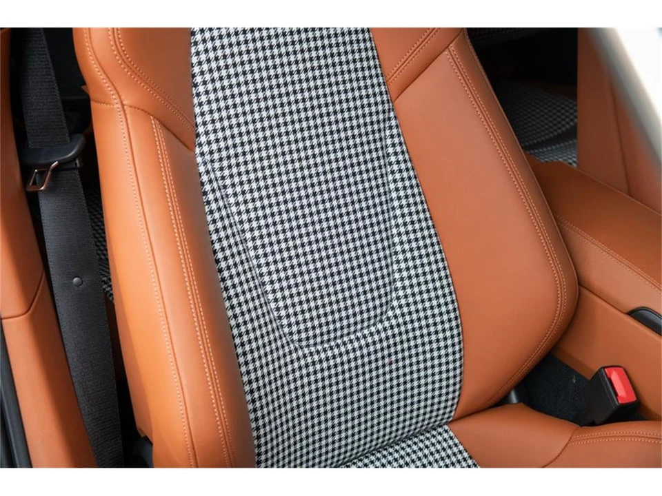 2023 Porsche 992 Carrera - Image 27 of 31