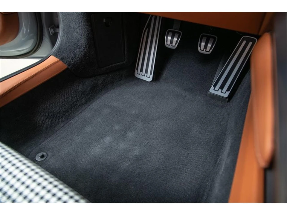 2023 Porsche 992 Carrera - Image 22 of 31