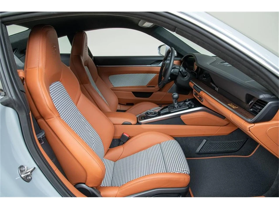 2023 Porsche 992 Carrera - Image 25 of 31