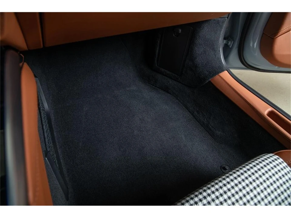 2023 Porsche 992 Carrera - Image 30 of 31
