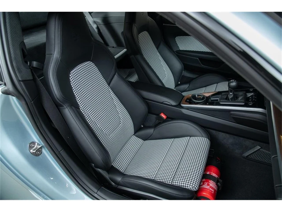 2023 Porsche 992 Carrera - Image 28 of 31