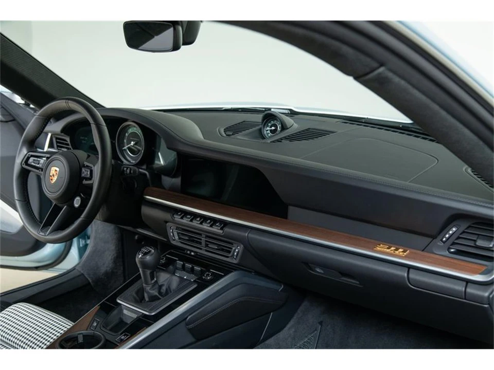 2023 Porsche 992 Carrera - Image 30 of 31